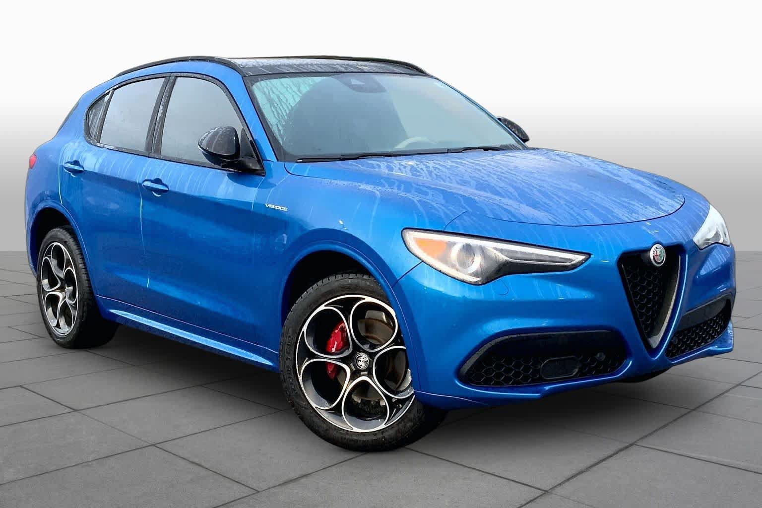Used 2023 Alfa Romeo Stelvio Veloce AWD/4WD image 5