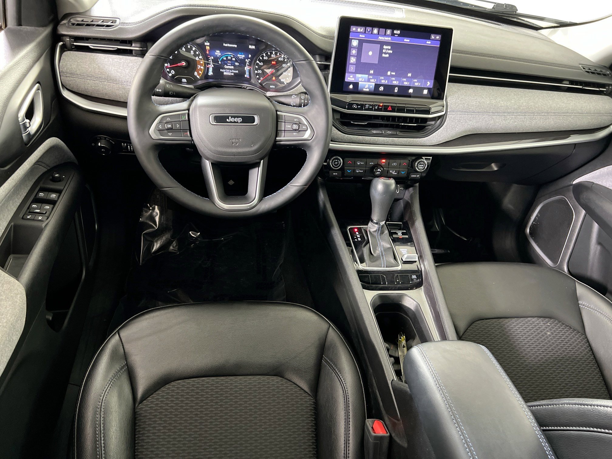 Used 2022 Jeep Compass Latitude w/ Convenience Group AWD/4WD image 21
