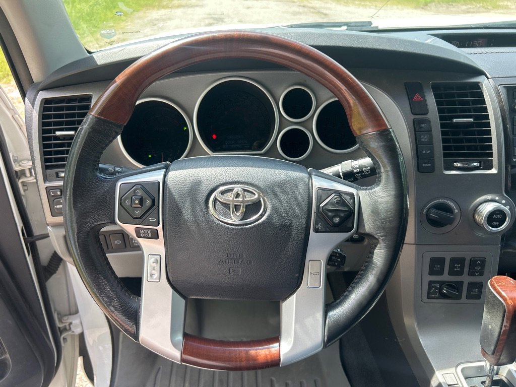 Used 2016 Toyota Sequoia Platinum AWD/4WD image 9