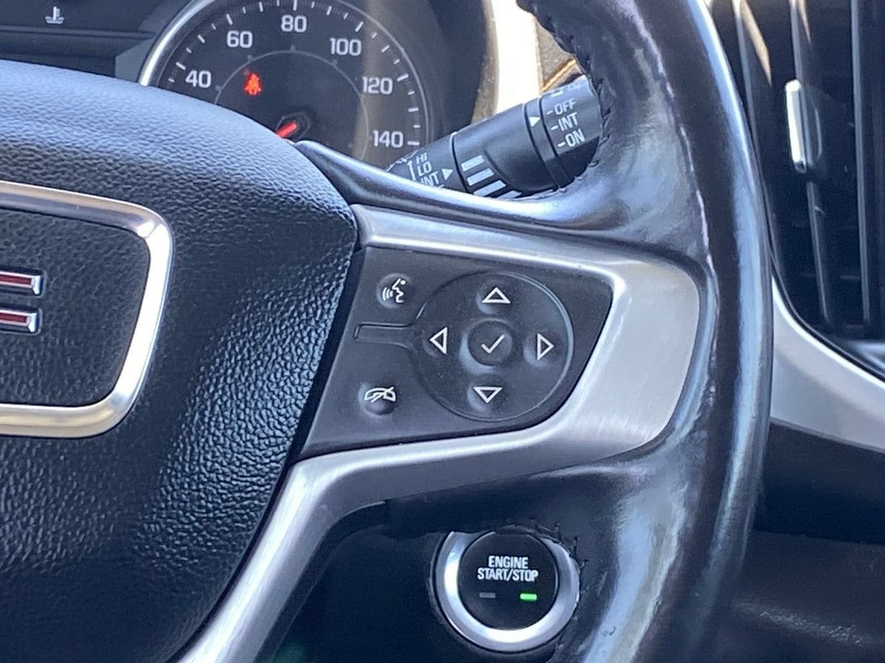 Used 2020 GMC Terrain SLE FWD image 33