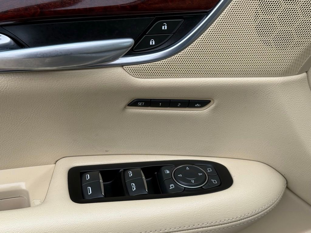 Used 2018 Cadillac XT5 Luxury w/ Driver Awareness Package image 17