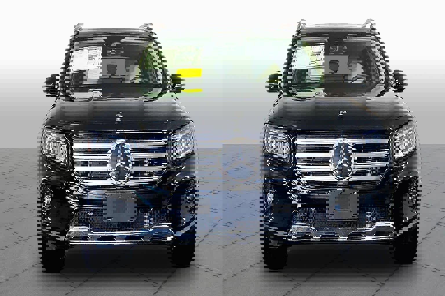 New 2026 Mercedes-Benz GLB 250 4MATIC image 2