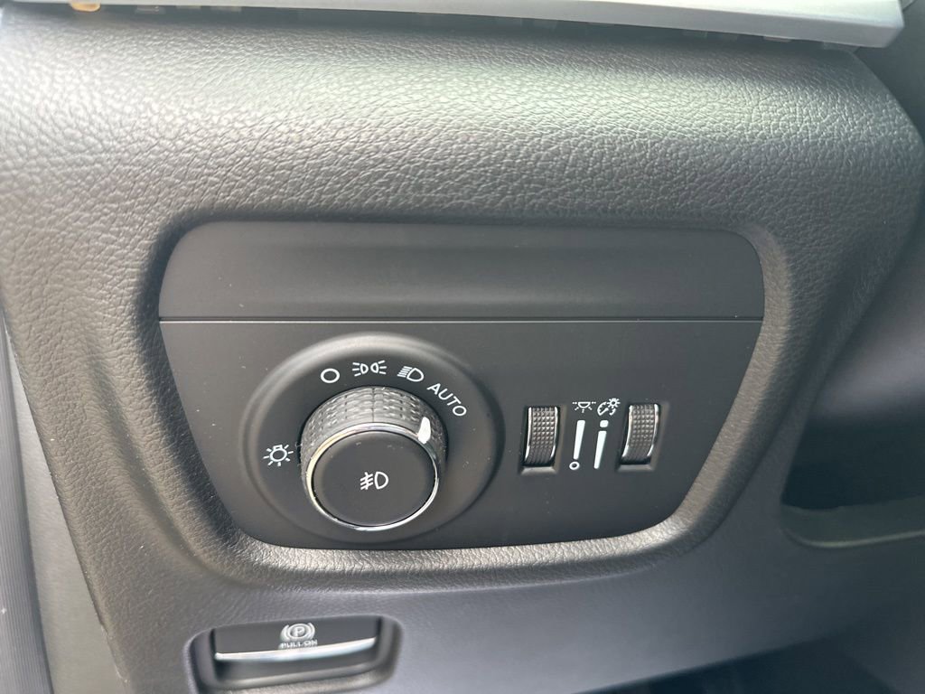 New 2026 Jeep Grand Cherokee L Limited image 21