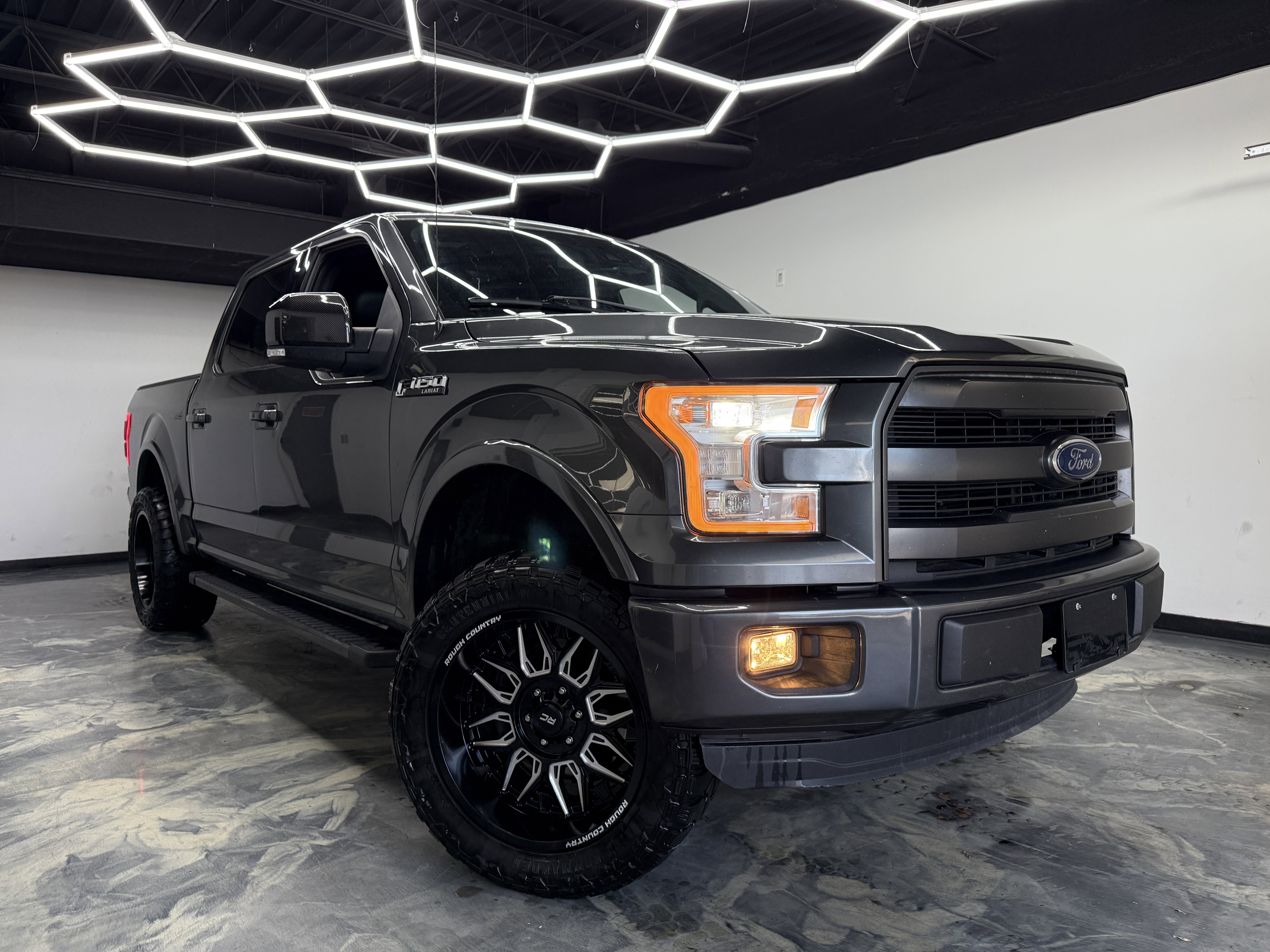 Used 2016 Ford F150 Lariat w/ Equipment Group 502A Luxury image 6
