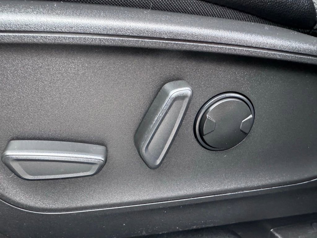 Certified 2023 Ford Escape SE w/ PHEV Premium Package image 30
