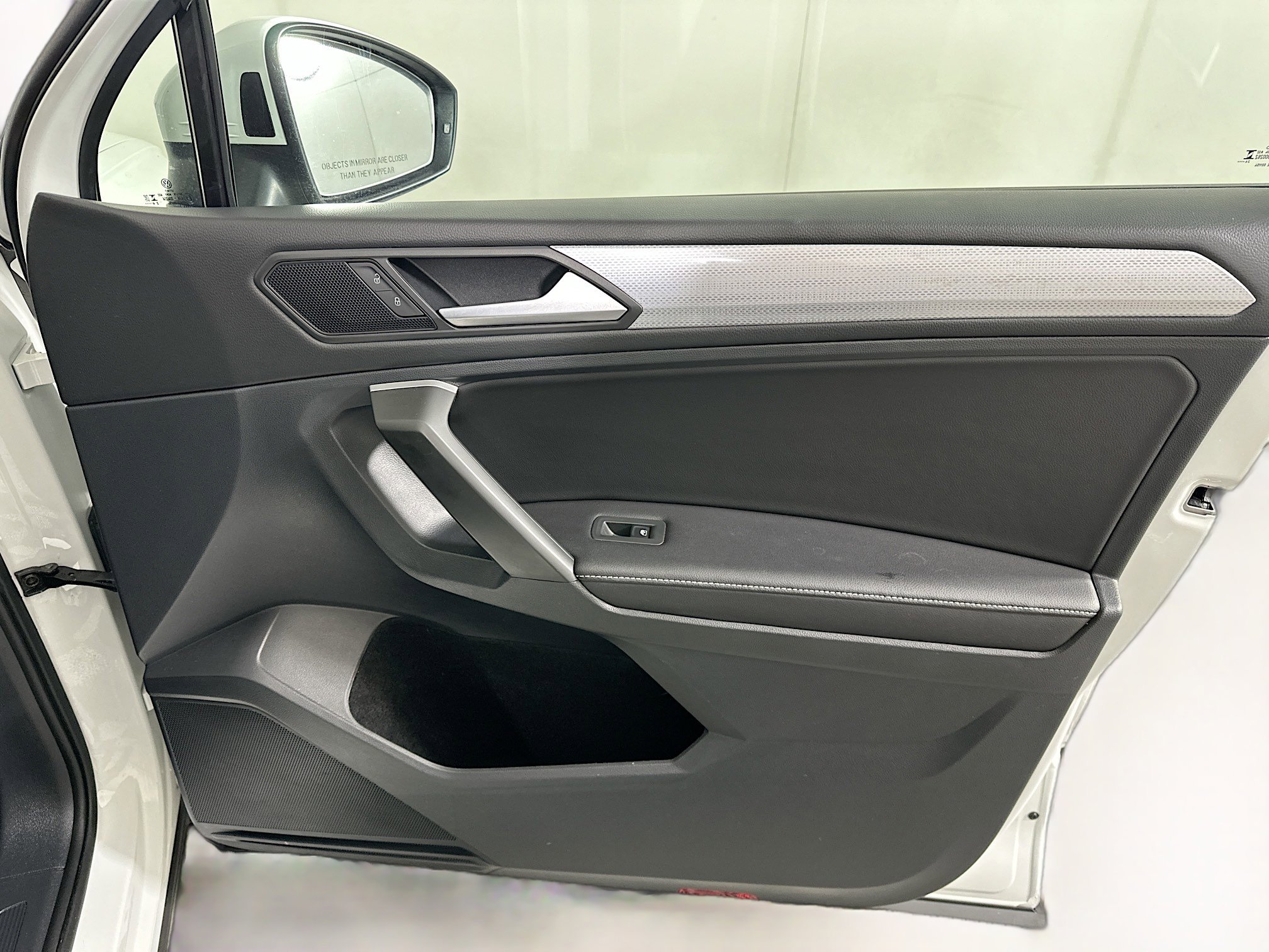 Used 2024 Volkswagen Tiguan S image 31