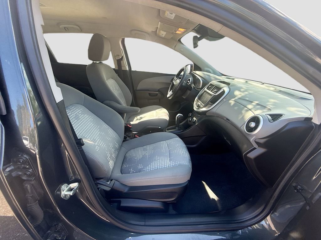 Used 2020 Chevrolet Sonic LT FWD image 28