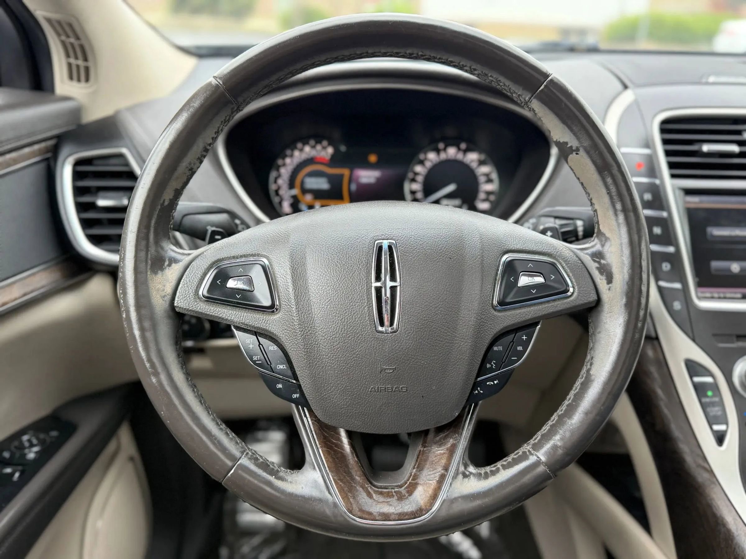 Used 2016 Lincoln MKX Reserve w/ Technology Package image 16