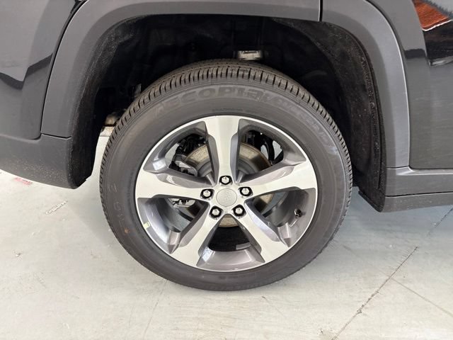 New 2026 Jeep Grand Cherokee Limited w/ Luxury Tech Group II AWD/4WD image 11