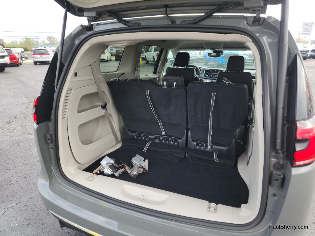 Used 2022 Chrysler Pacifica Touring-L FWD image 18