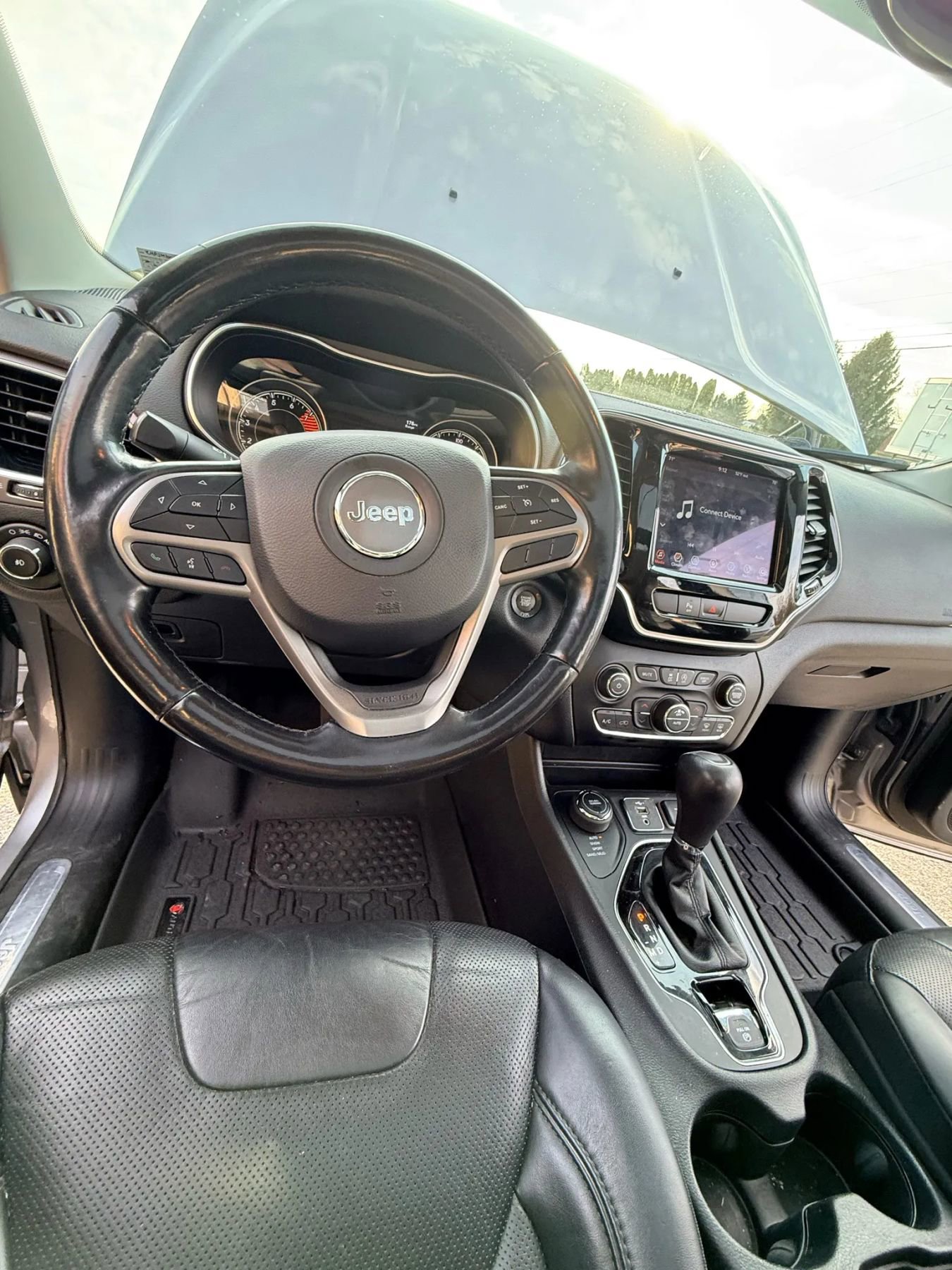 Used 2020 Jeep Cherokee Limited image 50