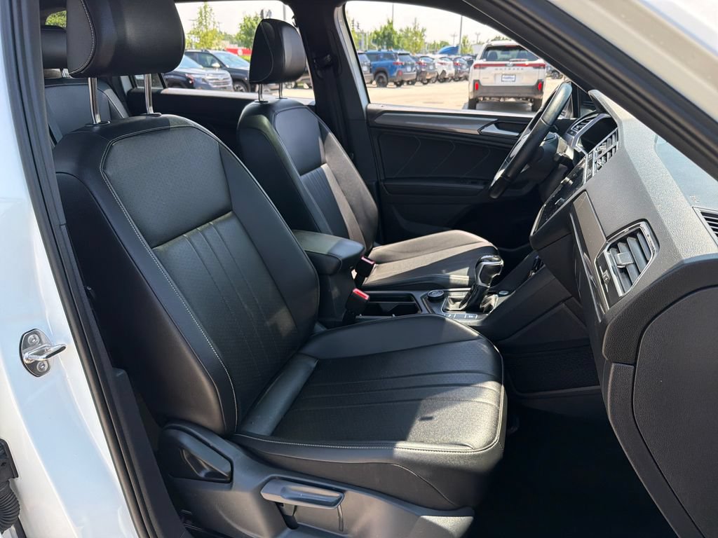 Certified 2023 Volkswagen Tiguan SE R-Line AWD/4WD image 26
