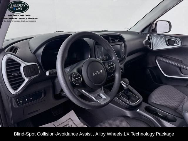 Used 2025 Kia Soul LX w/ LX Technology Package image 9