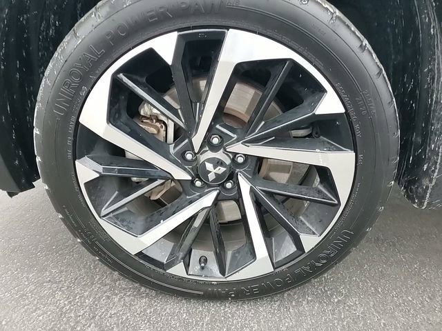 Used 2023 Mitsubishi Outlander SE image 8