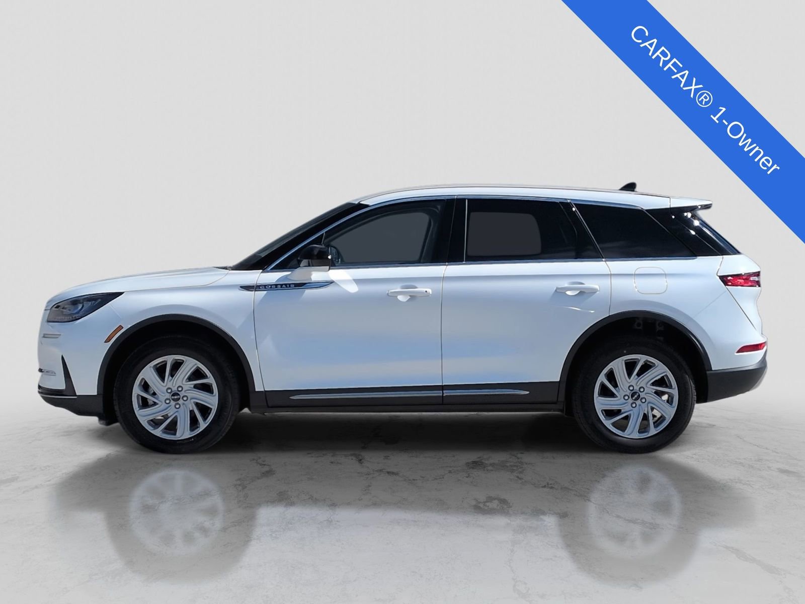 Used 2023 Lincoln Corsair AWD image 3