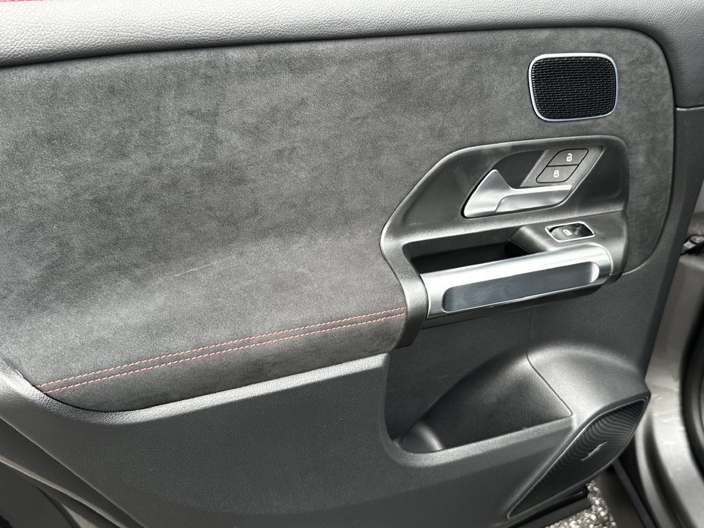 Certified 2025 Mercedes-Benz GLB 250 image 25