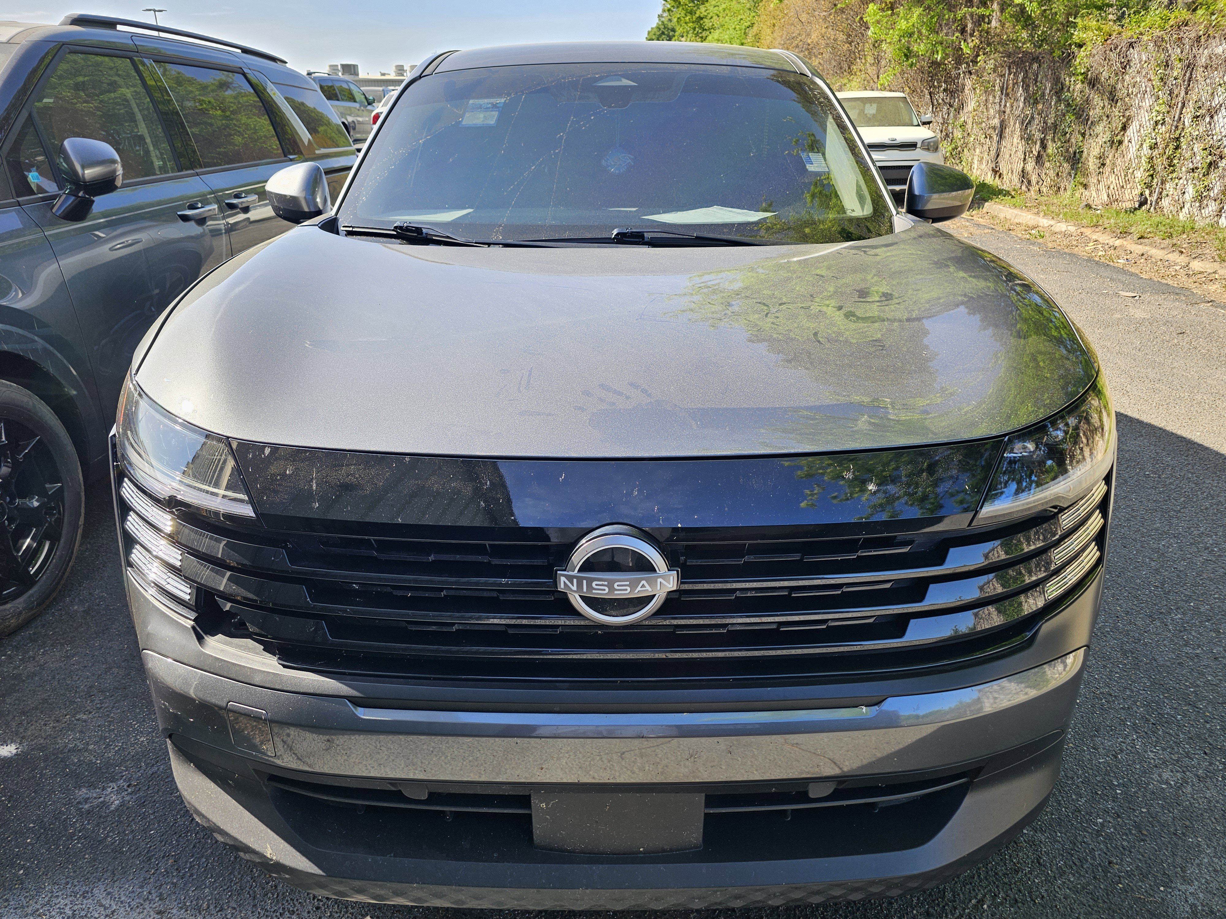 Used 2025 Nissan Kicks SV image 2