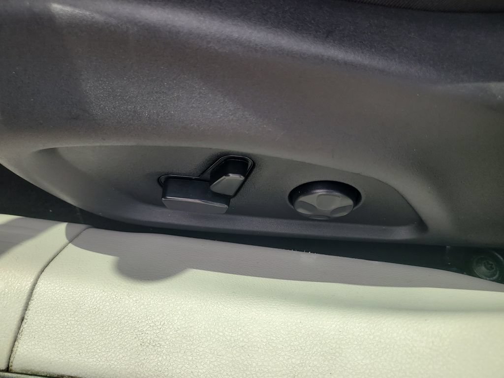 Used 2020 Jeep Compass Limited FWD image 18