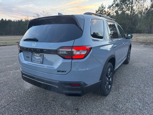 New 2026 Honda Pilot Sport image 3