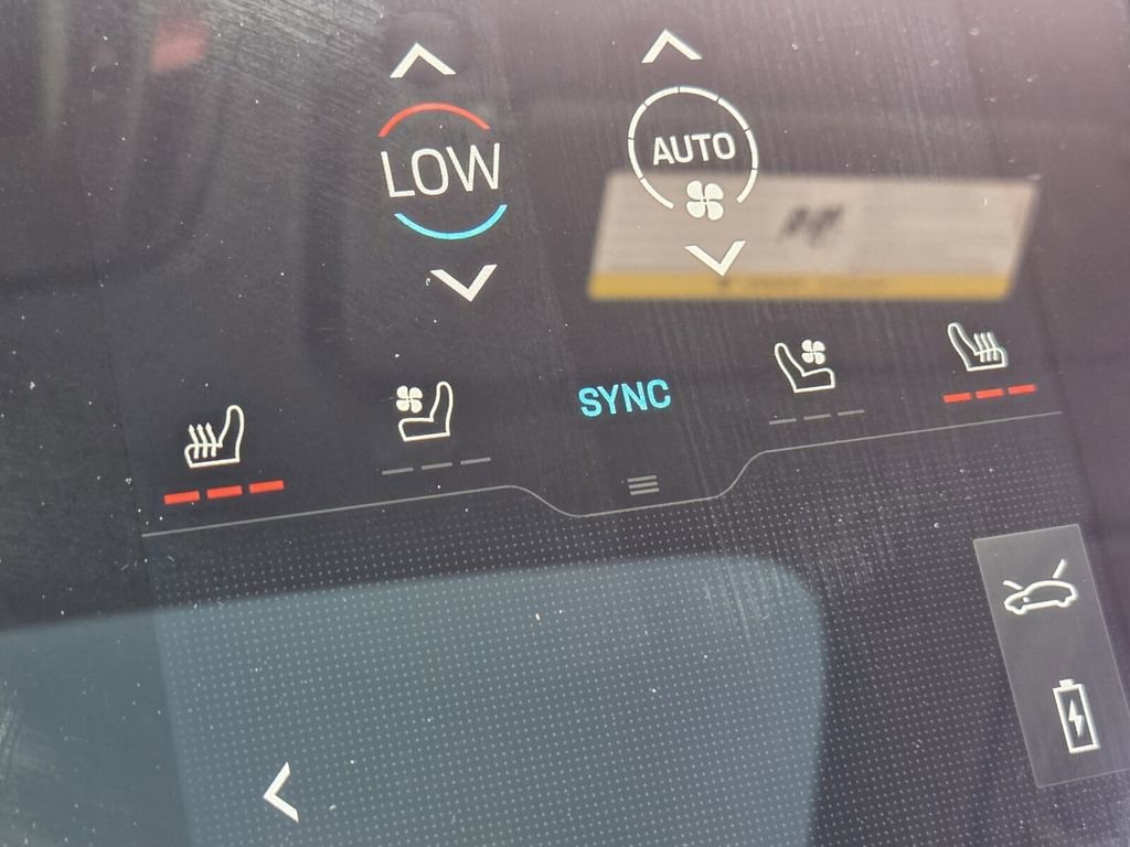 Used 2020 Porsche Taycan 4S image 22