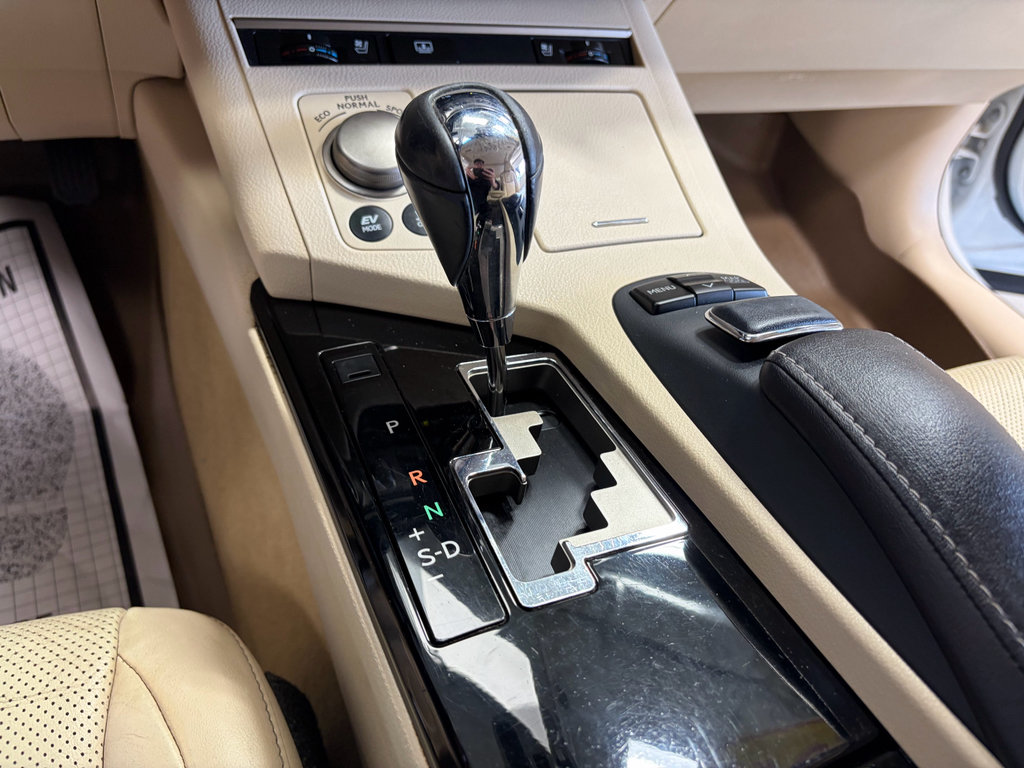 Used 2013 Lexus ES 300h w/ Luxury Pkg FWD image 23