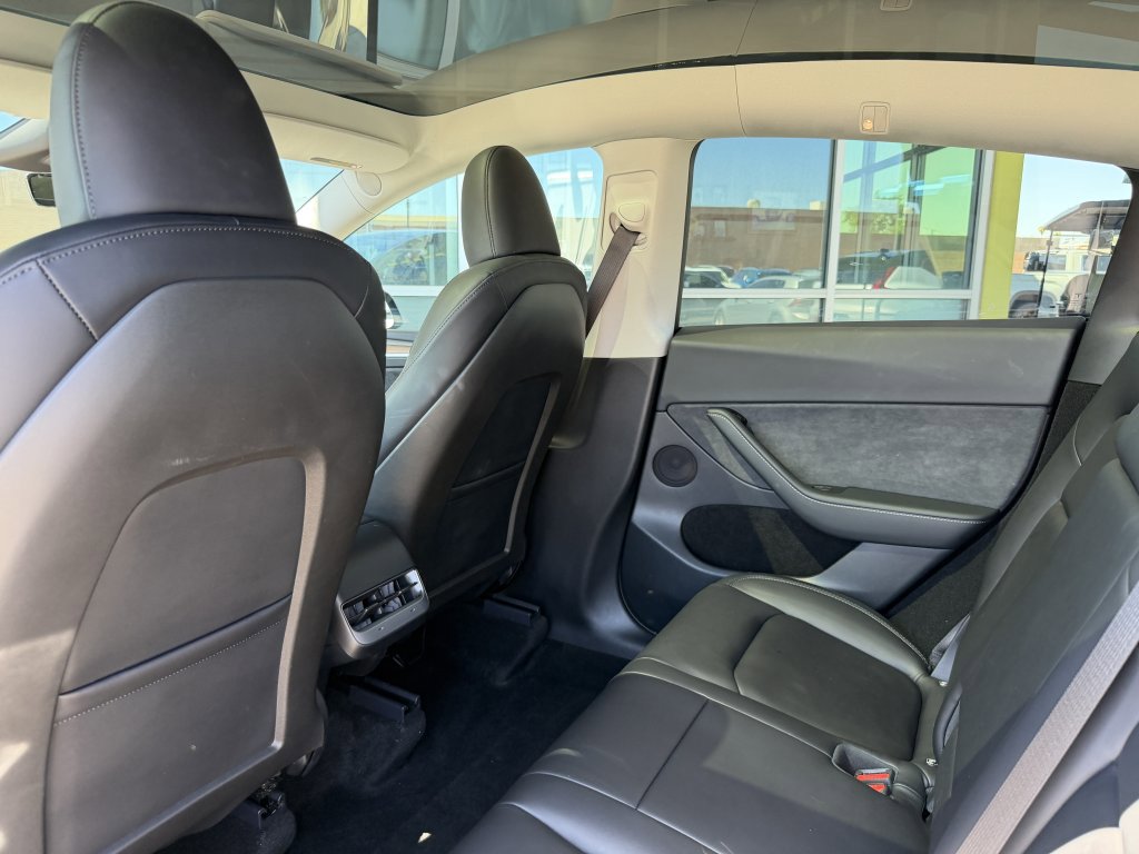 Used 2024 Tesla Model Y Long Range image 34