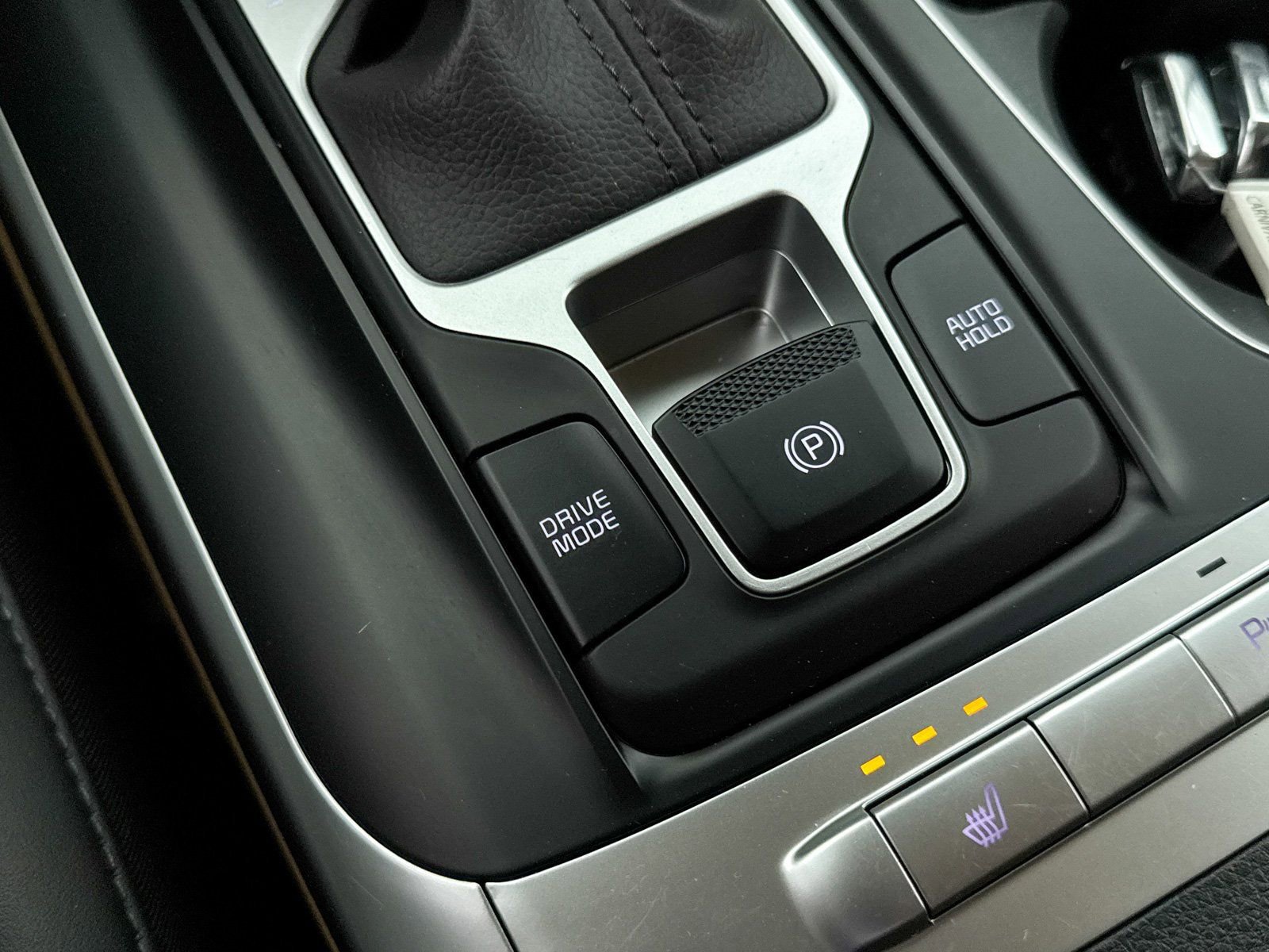 Used 2024 Kia Carnival LX image 8