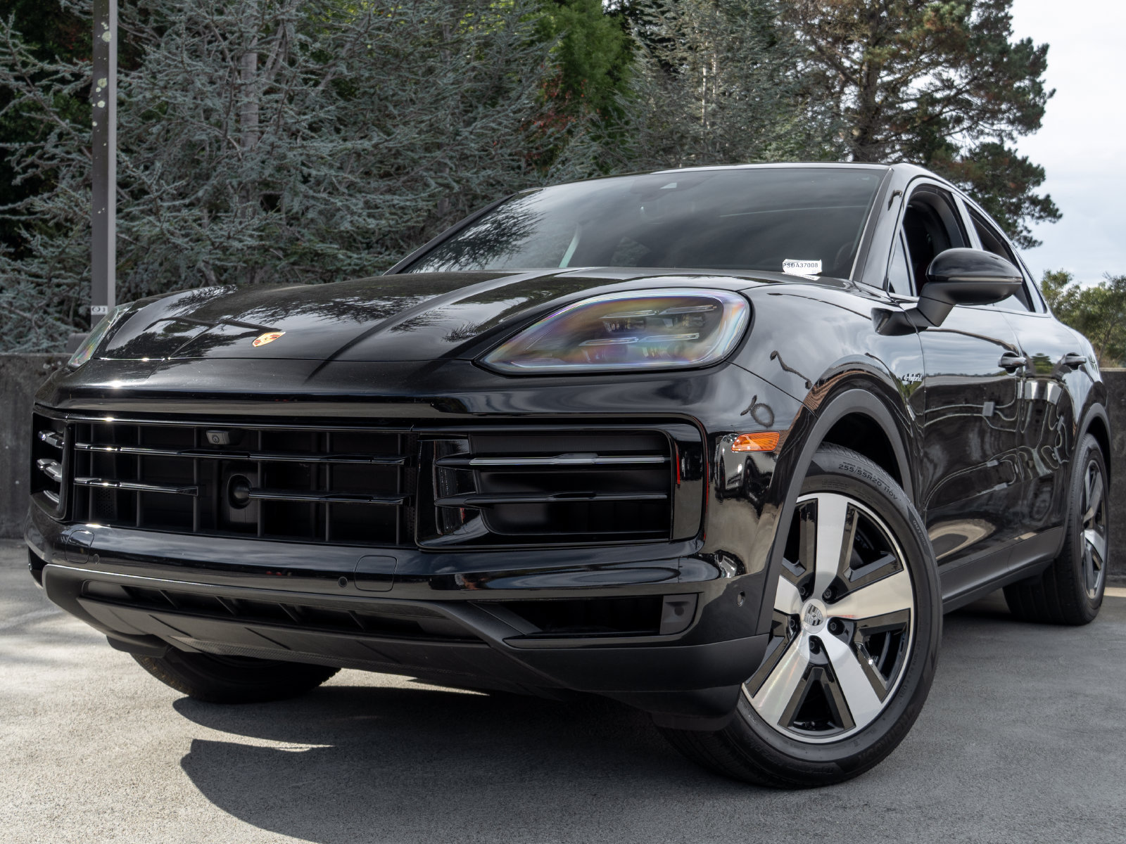 Certified 2025 Porsche Cayenne E-Hybrid Coupe w/ Premium Package Plus AWD/4WD image 7