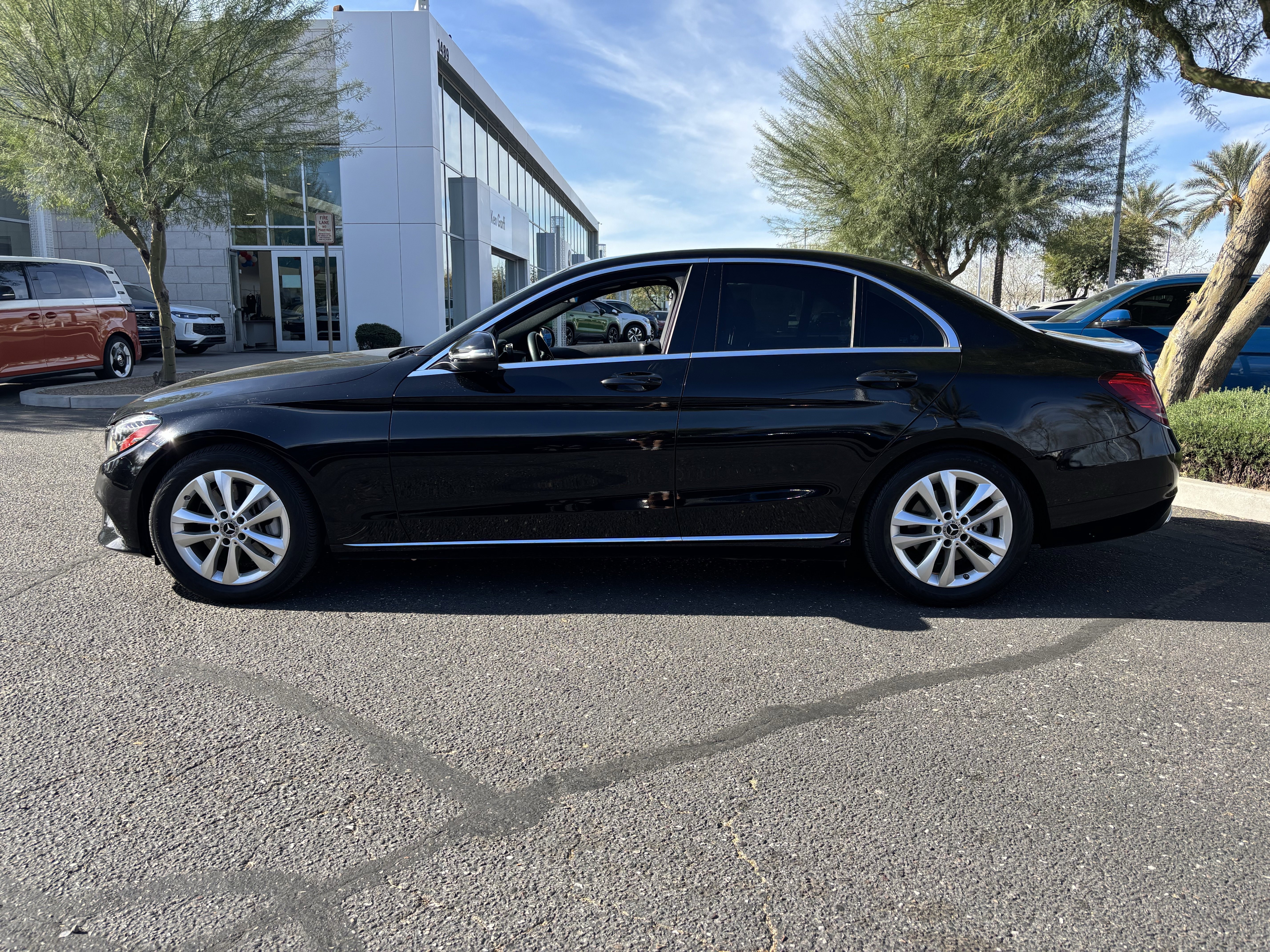 Used 2019 Mercedes-Benz C 300 Sedan video 2