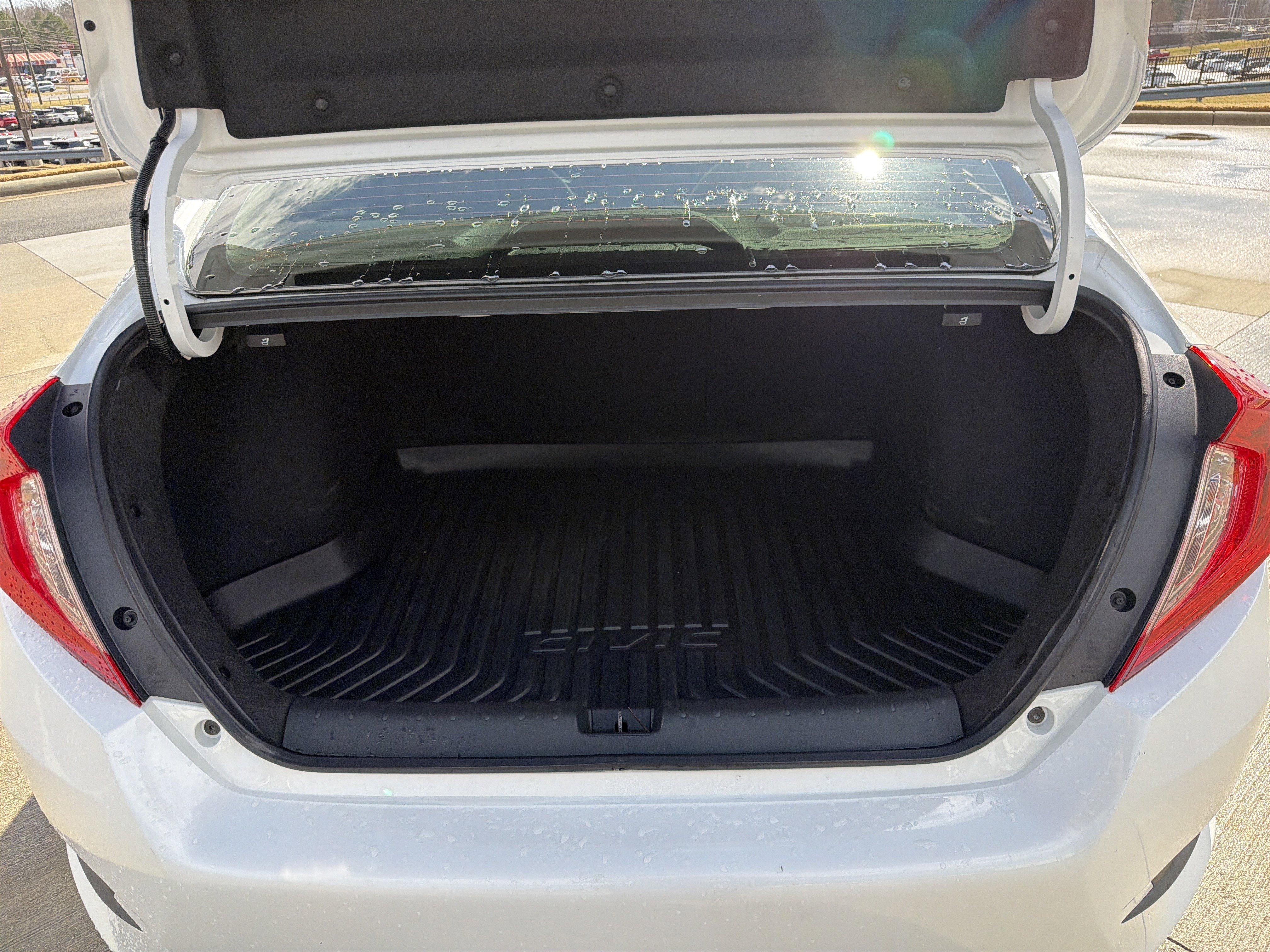 Used 2018 Honda Civic EX-L image 32