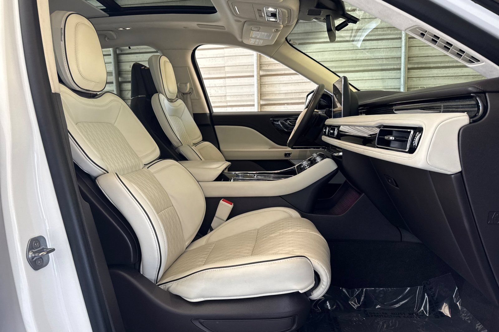 Certified 2023 Lincoln Aviator Black Label AWD/4WD image 15