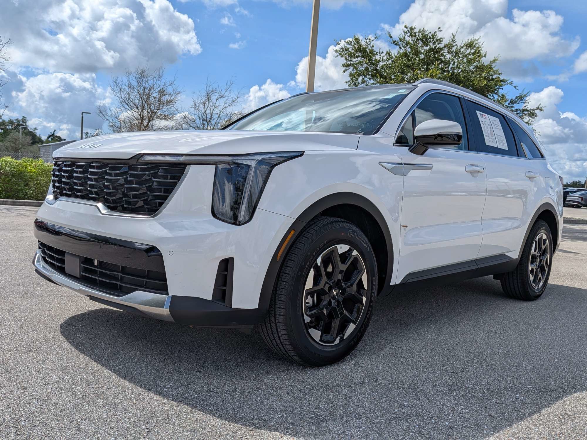 Certified 2025 Kia Sorento S w/ Panoramic Sunroof Package FWD image 9
