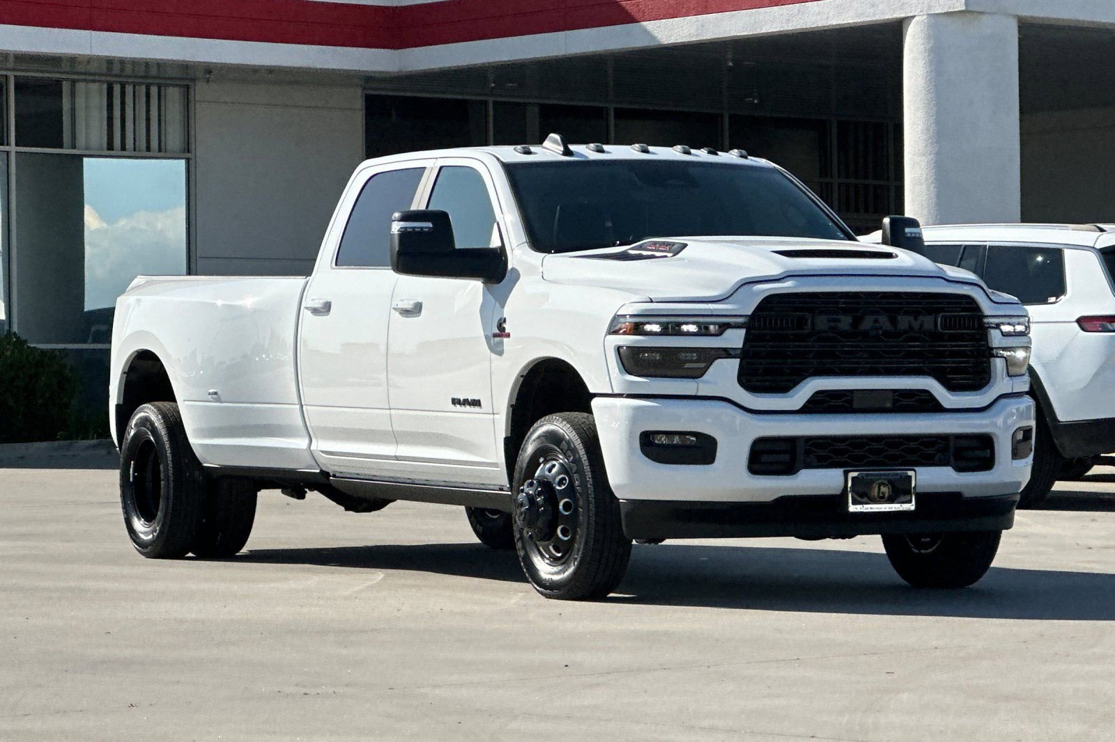 New 2026 RAM 3500 Laramie AWD/4WD image 9