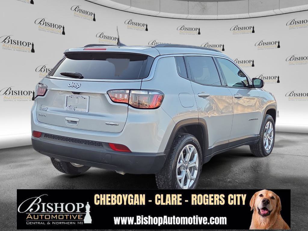 Used 2024 Jeep Compass Latitude image 21
