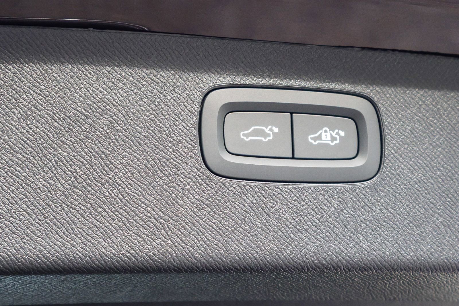 New 2026 Volvo XC90 B5 Plus w/ Protection Package image 27