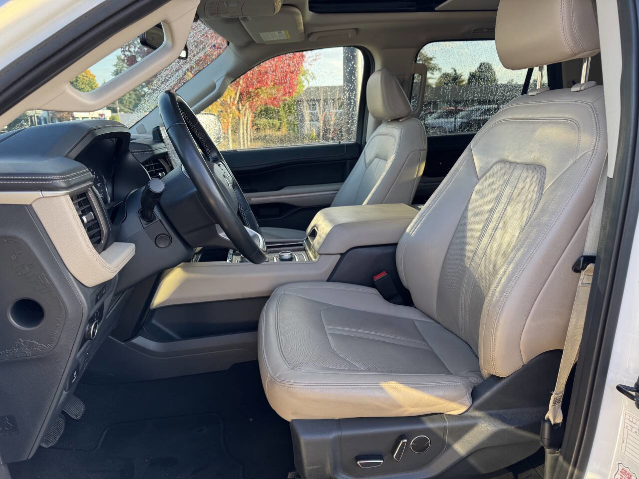 Used 2024 Ford Expedition Max Limited image 8
