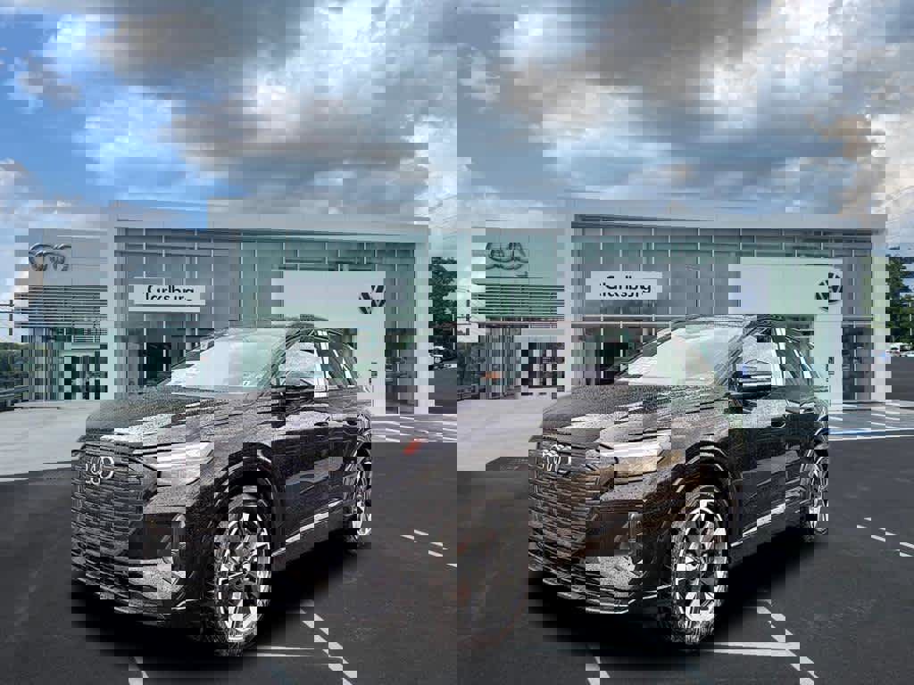 New 2025 Audi Q4 e-tron Premium image 1