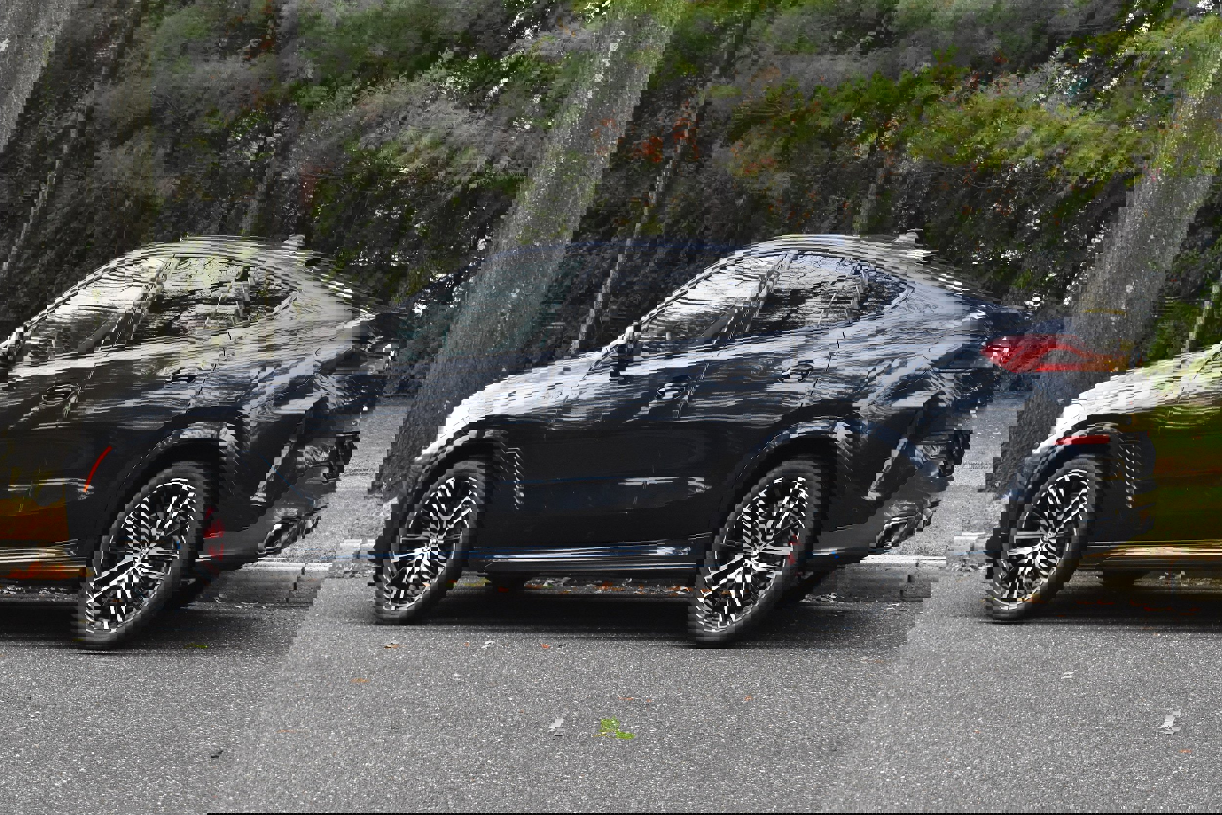 Used 2021 BMW X6 xDrive40i w/ M Sport Package image 5