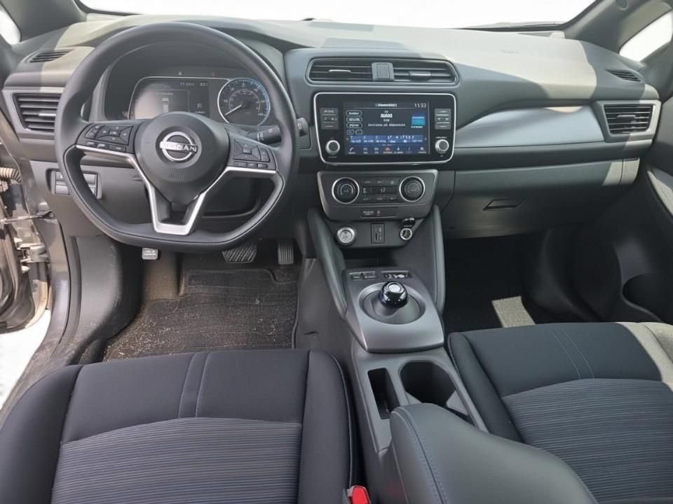 Used 2023 Nissan Leaf S FWD image 3