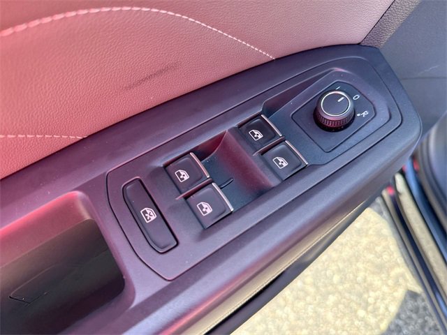 Used 2021 Volkswagen Atlas Cross Sport SE w/ Panoramic Sunroof Package image 13