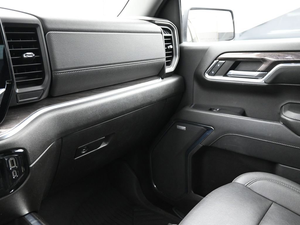 Used 2024 Chevrolet Silverado 1500 LTZ image 19