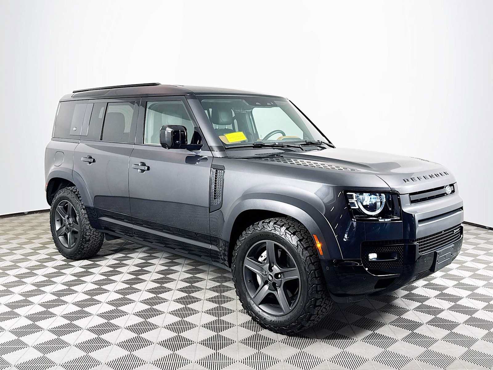 Used 2023 Land Rover Defender 110 X-Dynamic SE AWD/4WD image 3