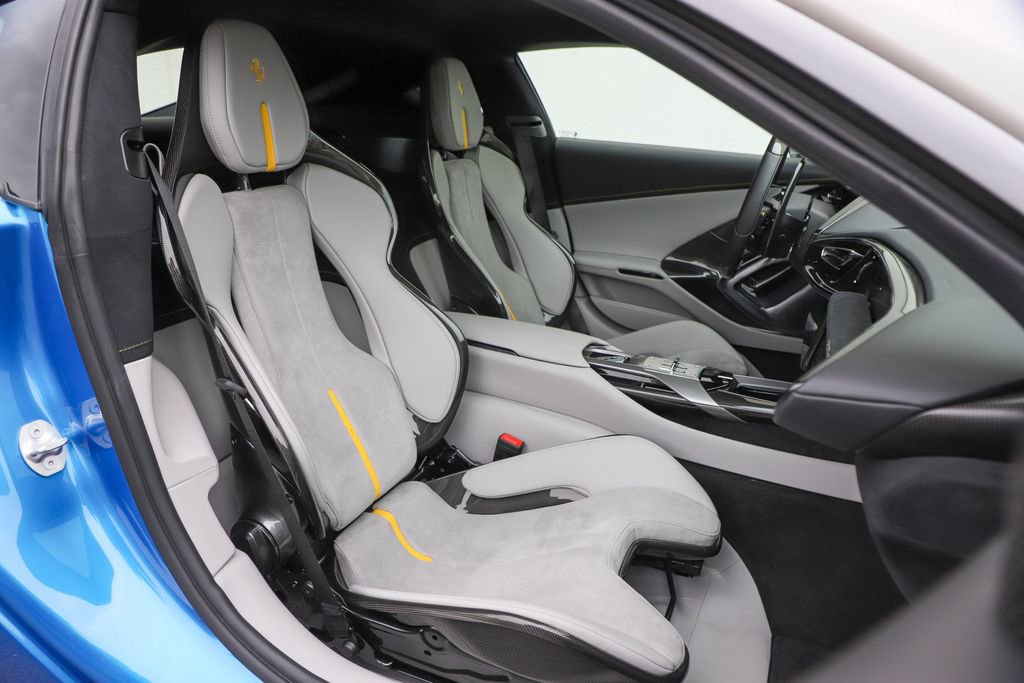 Certified 2025 Ferrari 12Cilindri RWD image 40