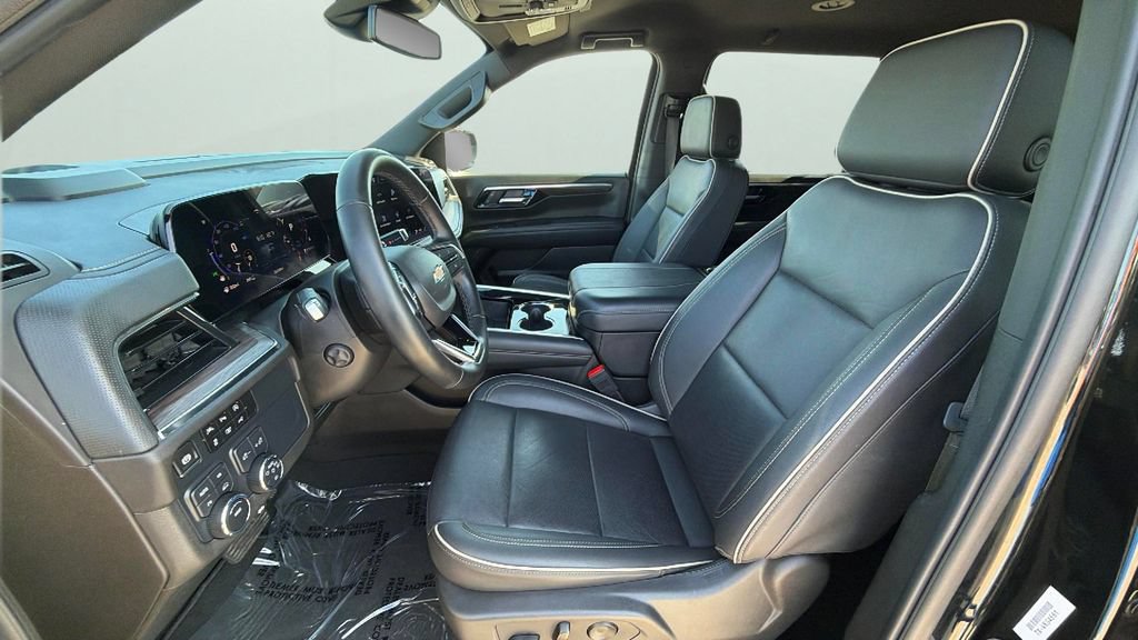 Certified 2025 Chevrolet Suburban Premier AWD/4WD image 17