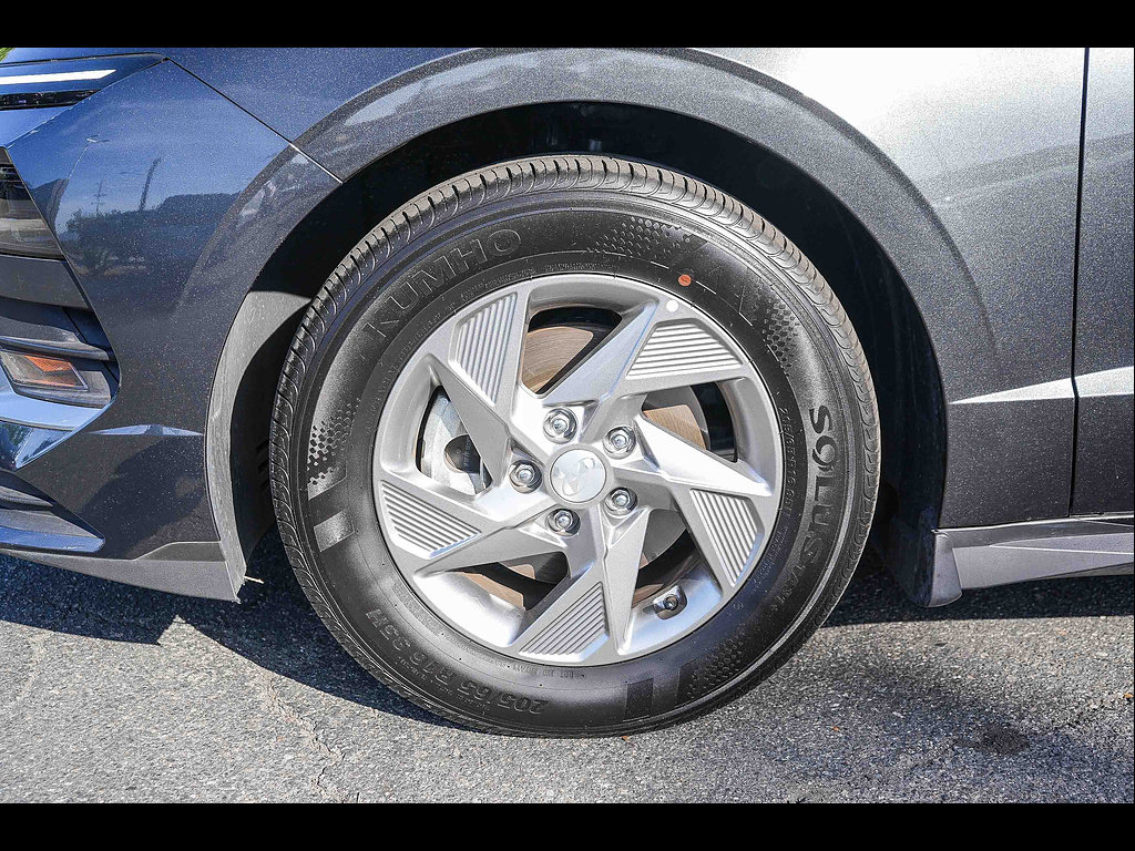 Certified 2025 Hyundai Sonata SE FWD image 12