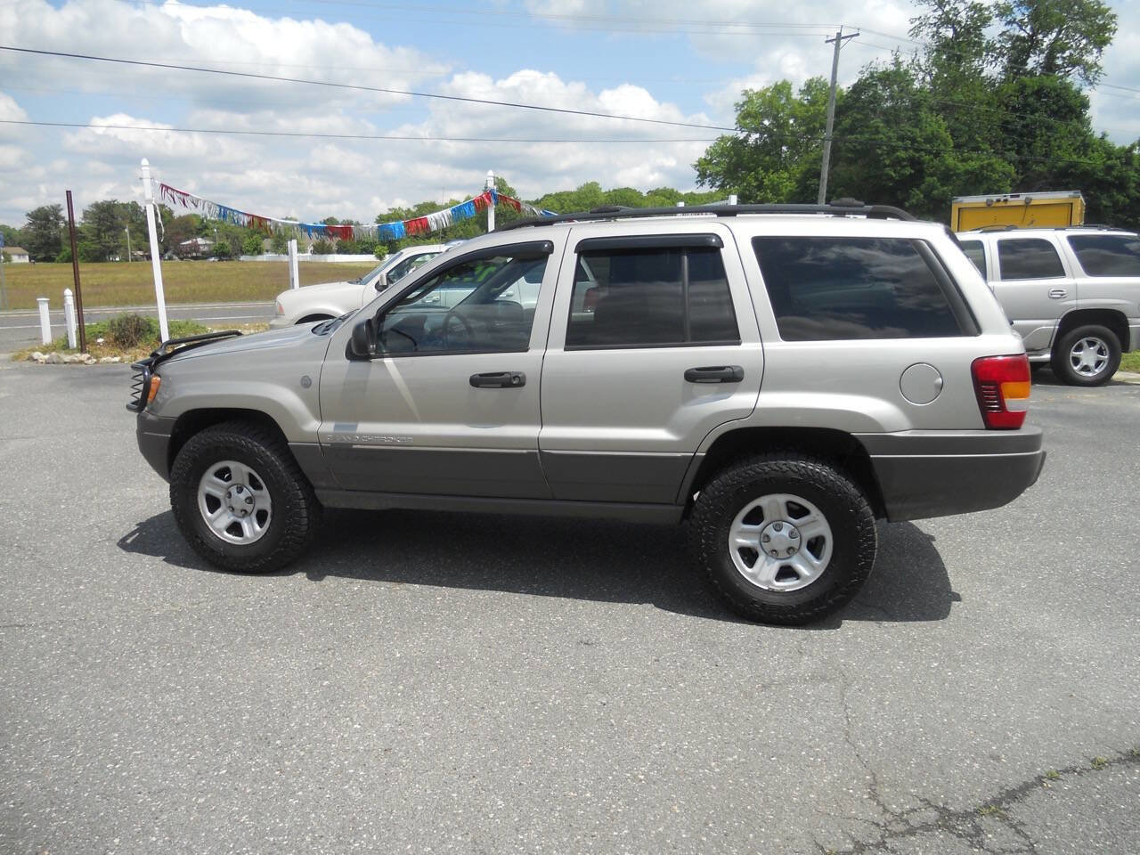 Used 2004 Jeep Grand Cherokee Laredo w/ Convenience Group AWD/4WD image 12