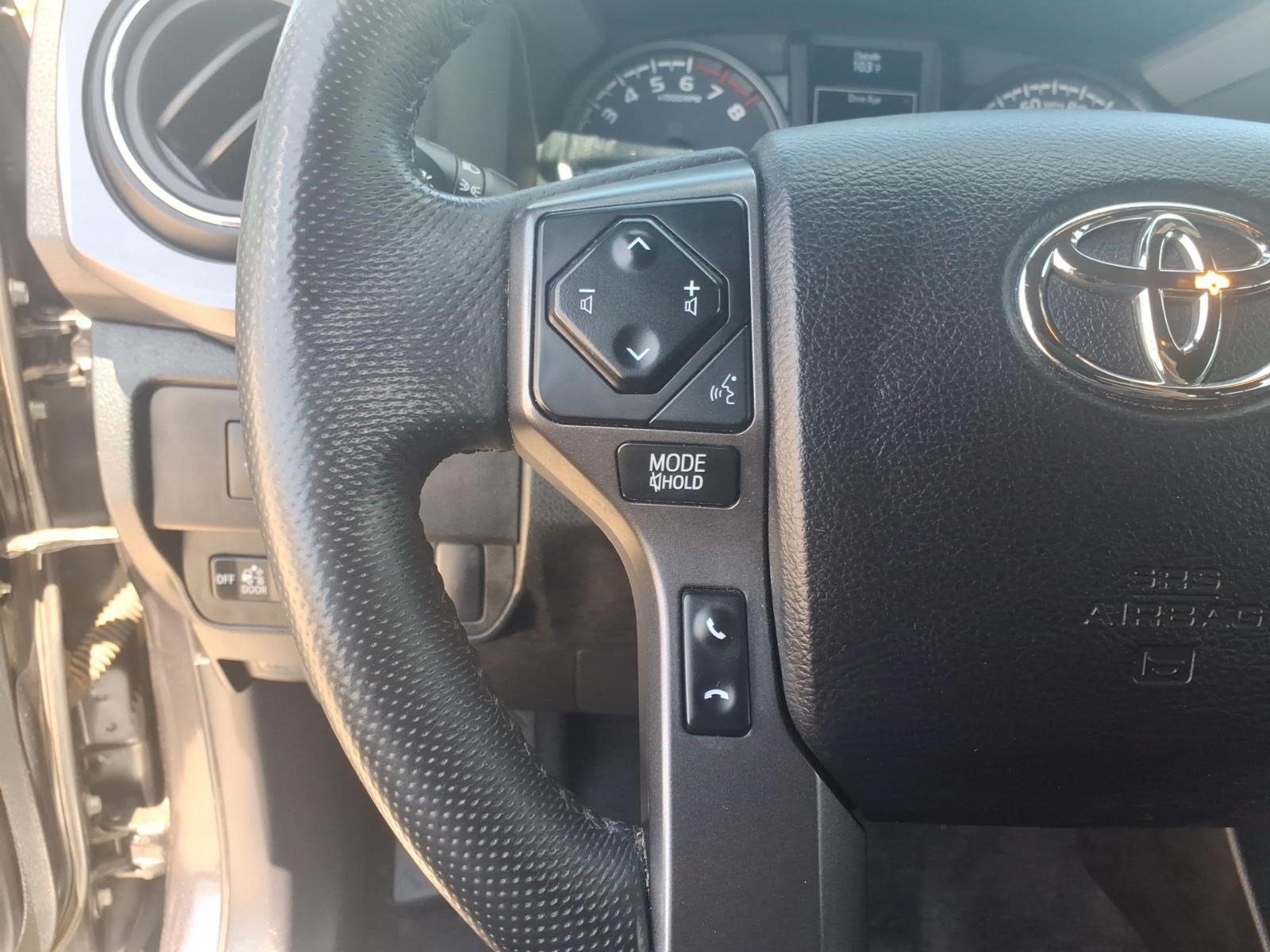 Used 2021 Toyota Tacoma TRD Off-Road AWD/4WD image 19