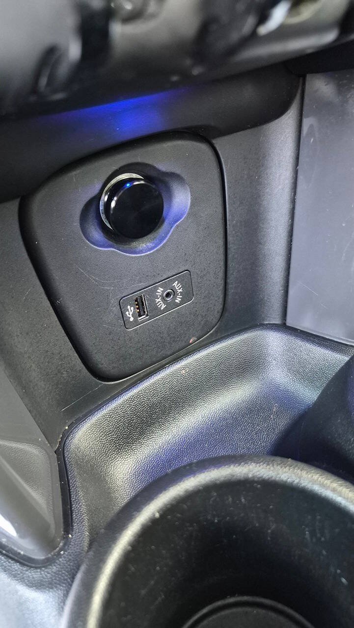 Used 2015 MINI Cooper 4-Door Hardtop FWD image 35