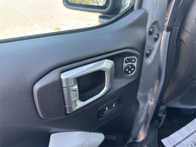 Used 2022 Jeep Gladiator Overland image 11