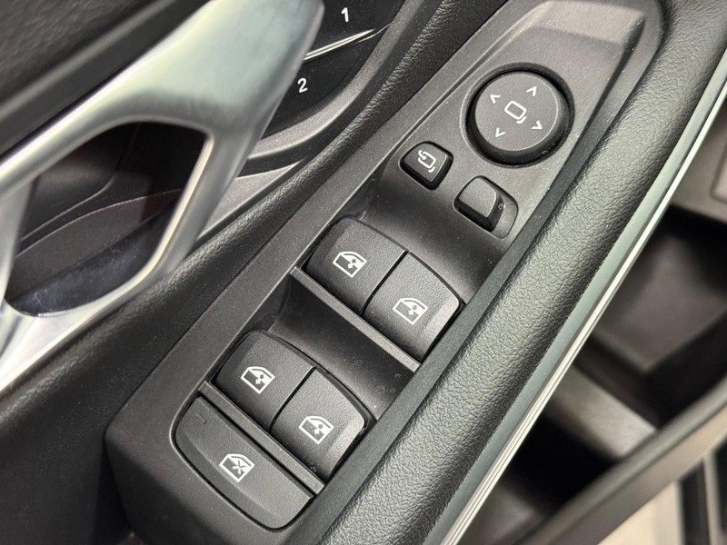 Used 2024 BMW 330i xDrive Sedan w/ Premium Package image 21